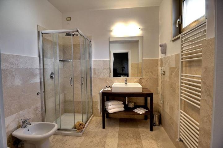 capodanno park hotel arezzo castiglion fiorentino bagno2
