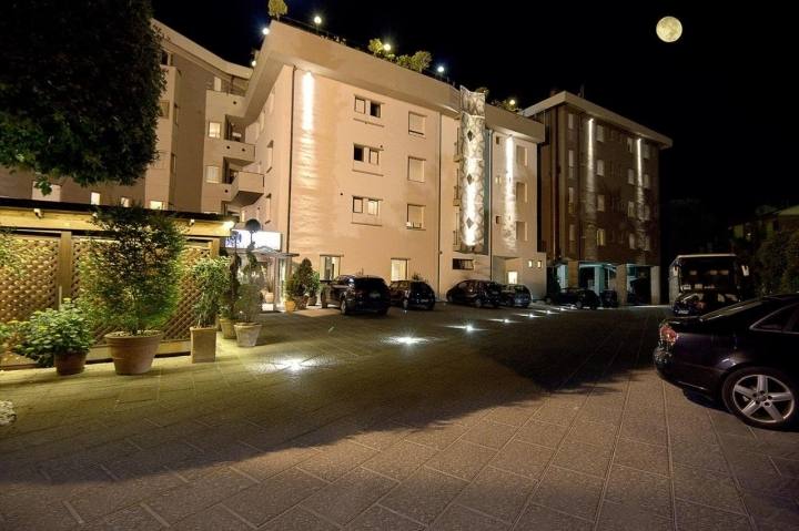 capodanno park hotel arezzo castiglion fiorentino esterno